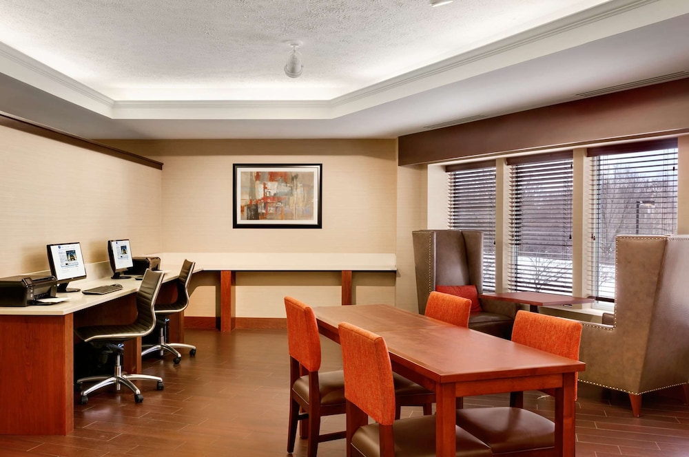 Hampton Inn Colchester - photo 51