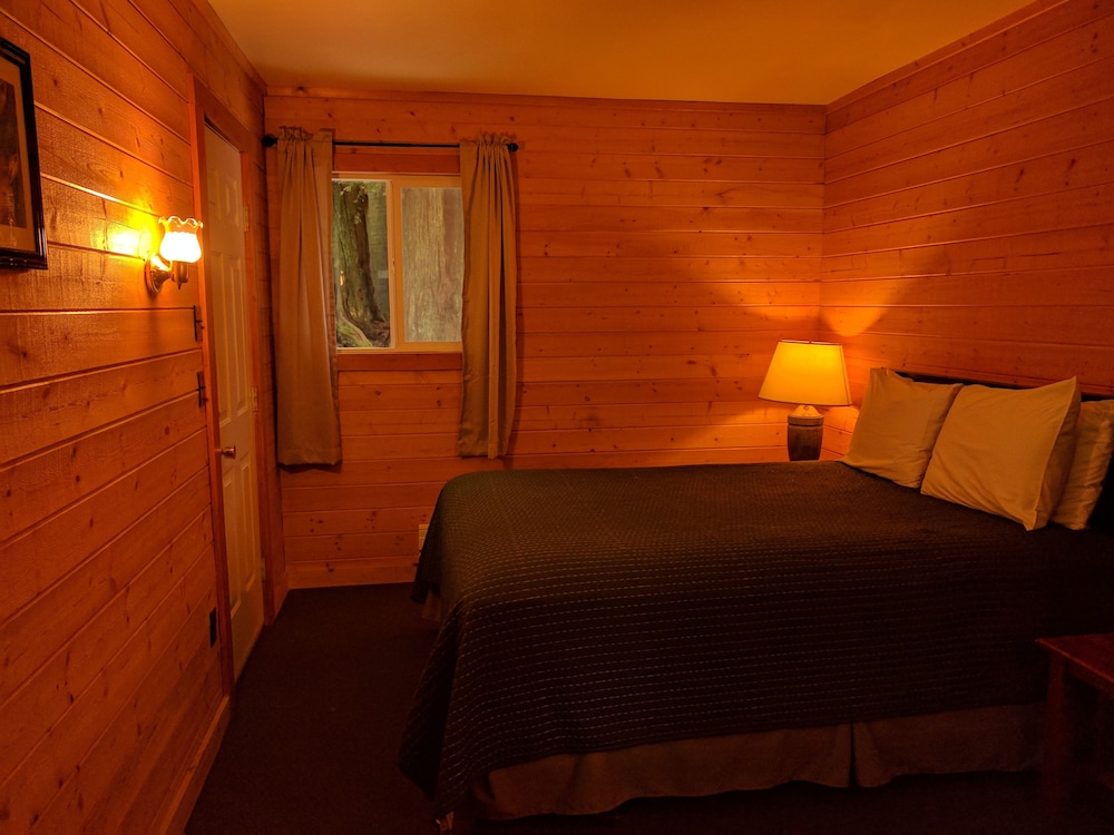 Emerald Forest Cabins - photo 13