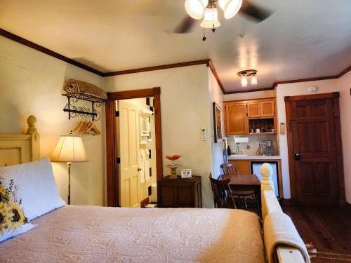 Oak Hill Inn - photo 11