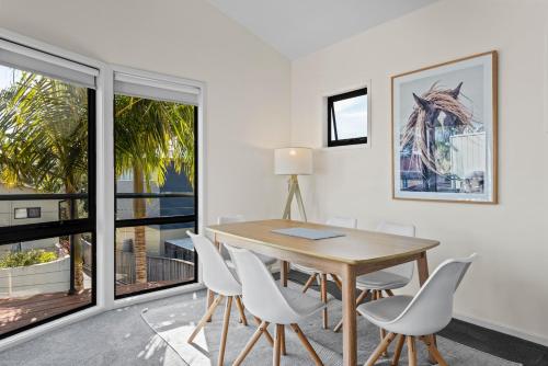 Perfect Jervis Bay location & fresh modern living in Vincentia, Australia