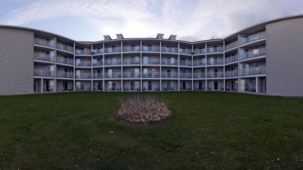 Holiday Inn Express St. Ignace Lake Front by IHG - photo 20