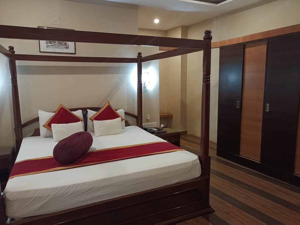 Hotel Little Palace in Dibrugarh, India