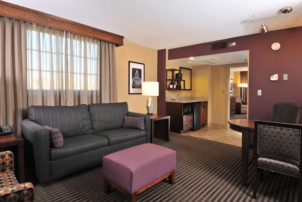 Embassy Suites Hotel Des Moines Downtown - photo 24