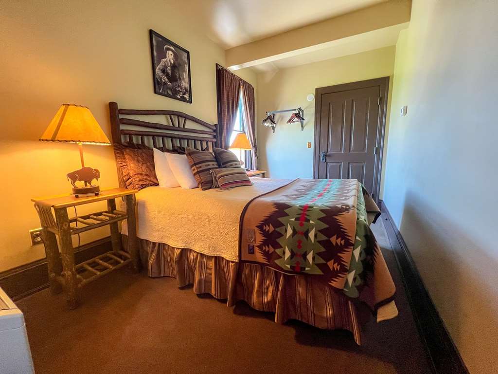 Sheridan Inn B W Signature Collection - photo 18