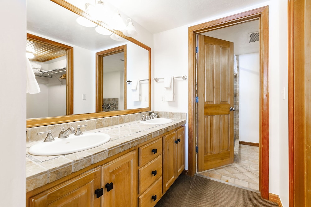 The Caledonian by All Seasons Resort Lodging - photo 214