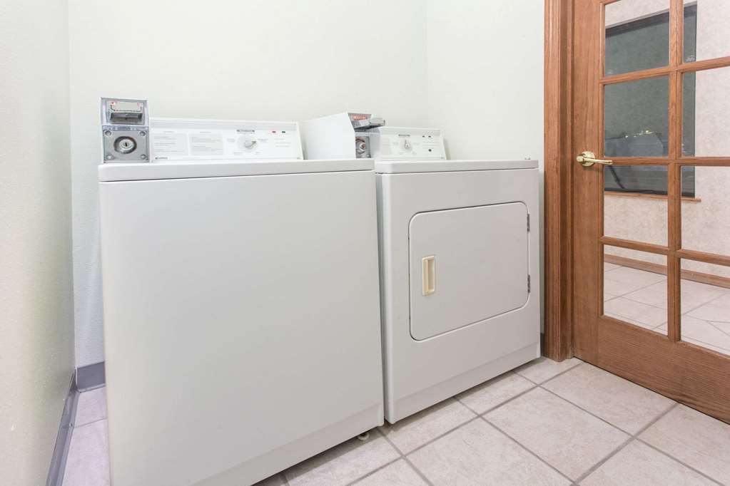 Super 8 by Wyndham Dodgeville - photo 14