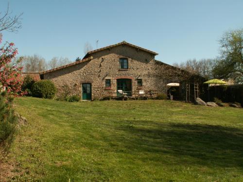La Trainelière - carbon neutral hotel in Les Epesses
