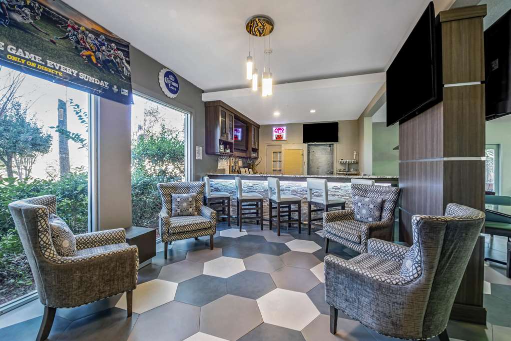 La Quinta Inn & Suites by Wyndham Kingwood Houston IAH Airpt - photo 36