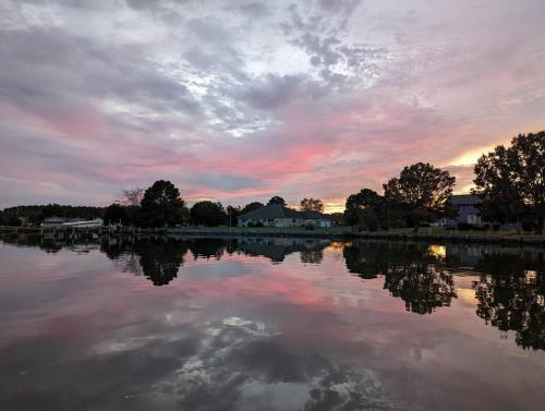 Relaxing Retreat on the Hudson in Cambridge, United States