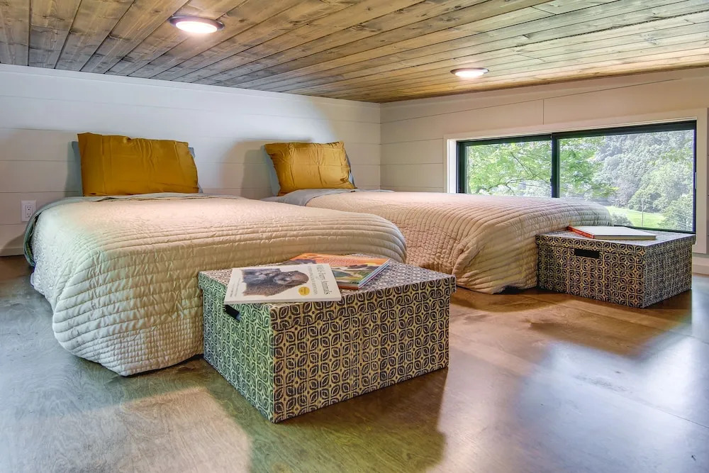 Upscale Modern Tiny Cabin on Cane River - photo 2