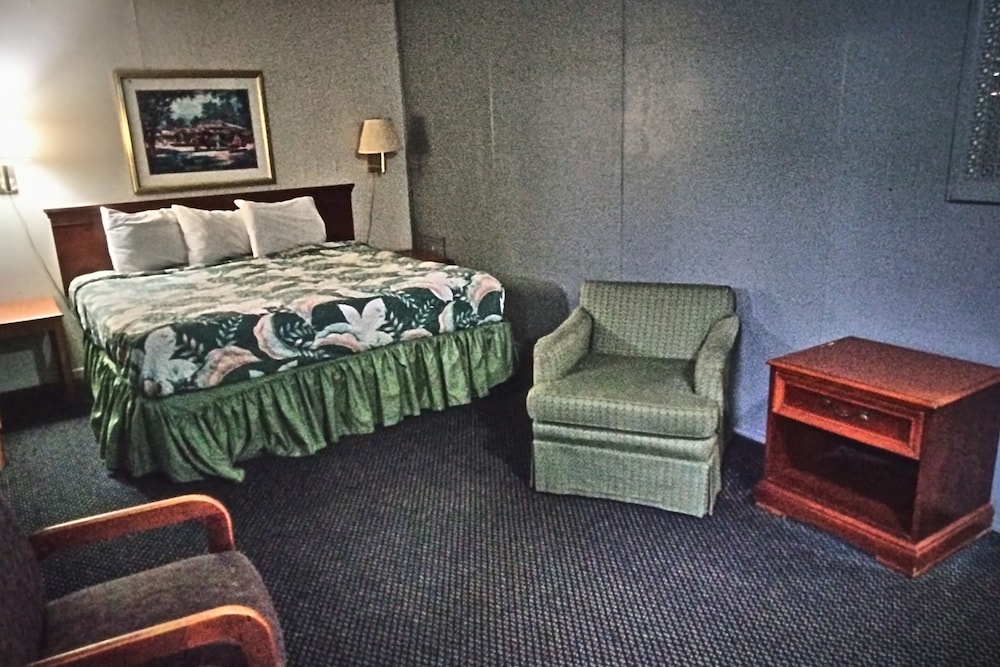 Blueway Inn and Suites El Dorado - photo 8