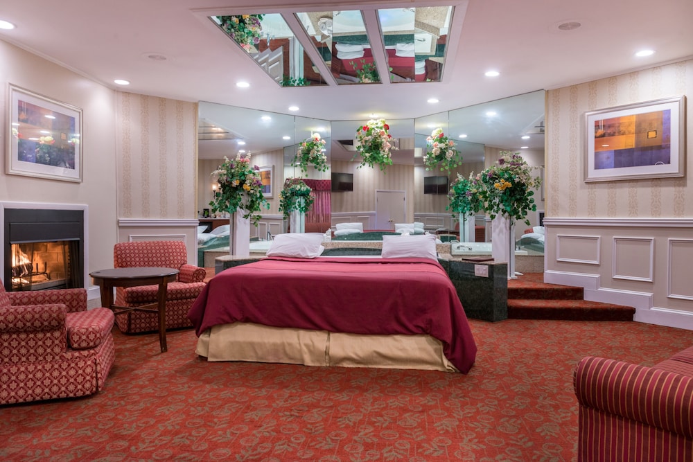 Inn of the Dove Romantic Suites with Jetted Tub & Fireplace - photo 21
