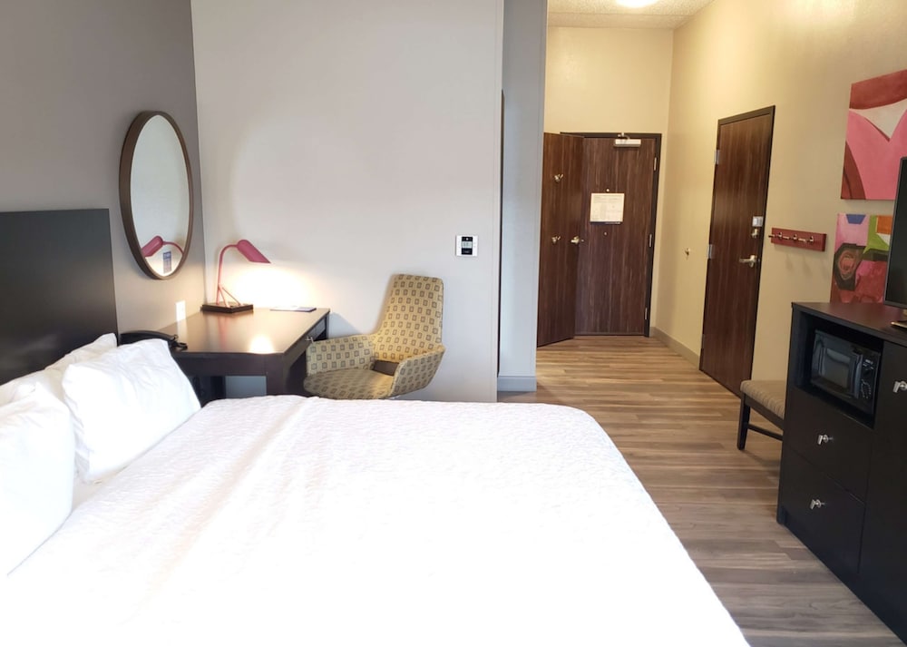 Hampton Inn Johnstown - photo 9