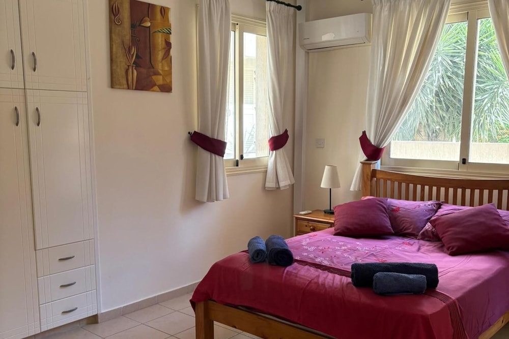 Apartment paphos poolside near Amenities discounts