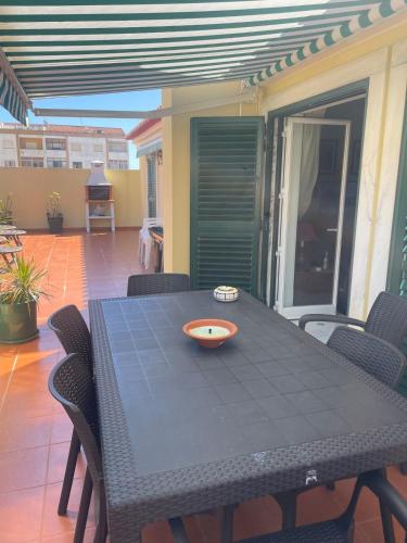 Santa Cruz Beach Penthouse 8 Beds Near Lisbon — 4-Star Luxury Hotel in Santa Cruz, Portugal