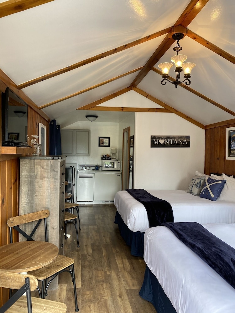Lamplighter Cabins & Suites - photo 12