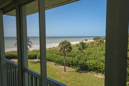 Island Beach Club #P3C in Sanibel, United States