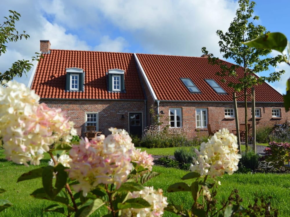 Old Bakery Vorderhuus — 4-Star Luxury Hotel in Hinte, Germany