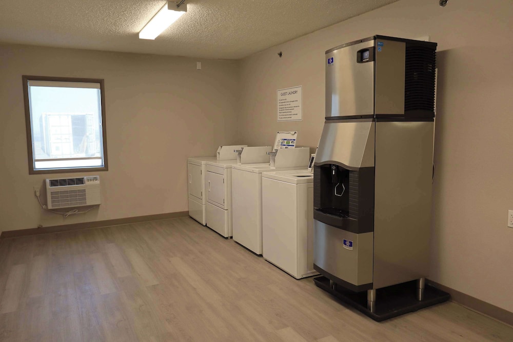 Days Inn by Wyndham Mandan Bismarck Area - photo 30