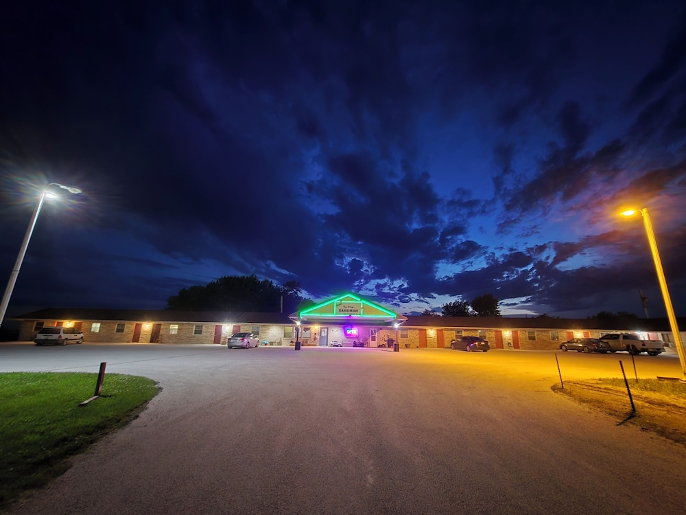Oyo Sandman Inn - photo 83