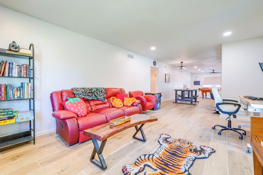 Fire Pit & Games: Family friendly Retreat in Mesa in Mesa, United States