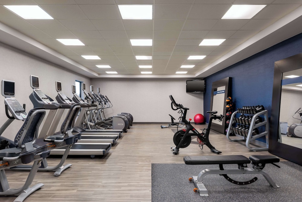 Hampton Inn & Suites Dodge City - photo 31