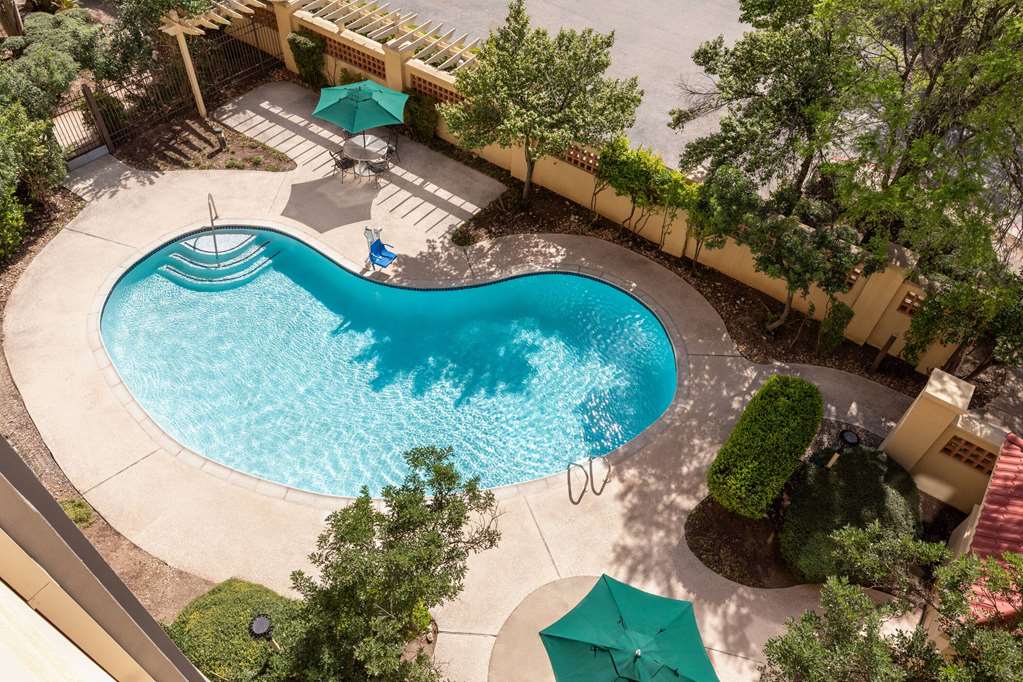 La Quinta Inn & Suites by Wyndham Austin Southwest - photo 8