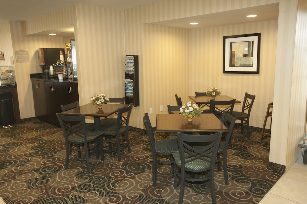 Cobblestone Inn & Suites Langdon - photo 32