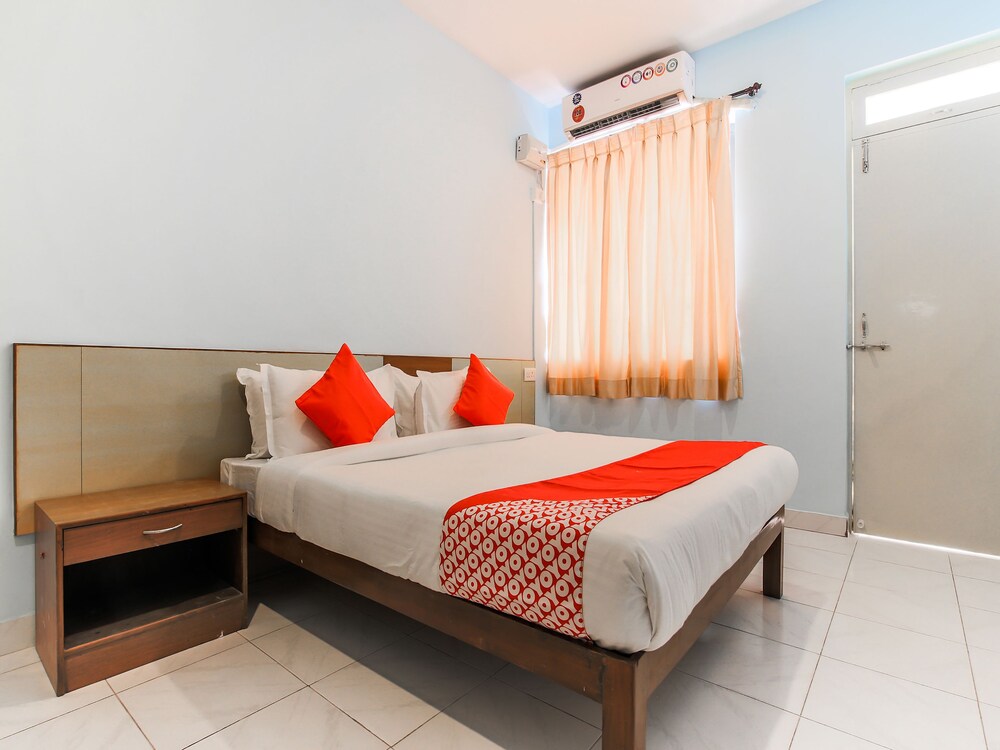 OYO 19986 Flagship Lotus Inn in Madgaon, India