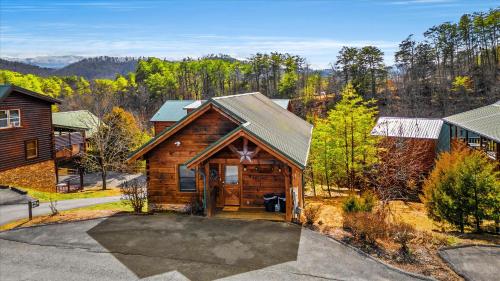 Starry Mountain View Hot Tub Pool Table Prime Location in Pigeon Forge, United States