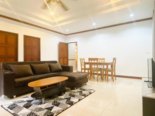 Peaceful 2BR Garden Retreat Bangtao Beach A2 in Unknown City, Thailand