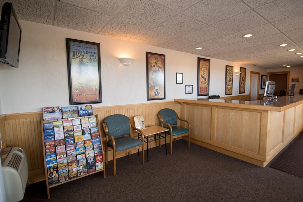 Motel 8 Laramie - photo 4