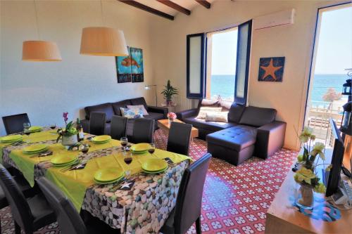 Marisol Seaview & Beach Apartment — 4-Star Luxury Hotel in El Masnou, Spain