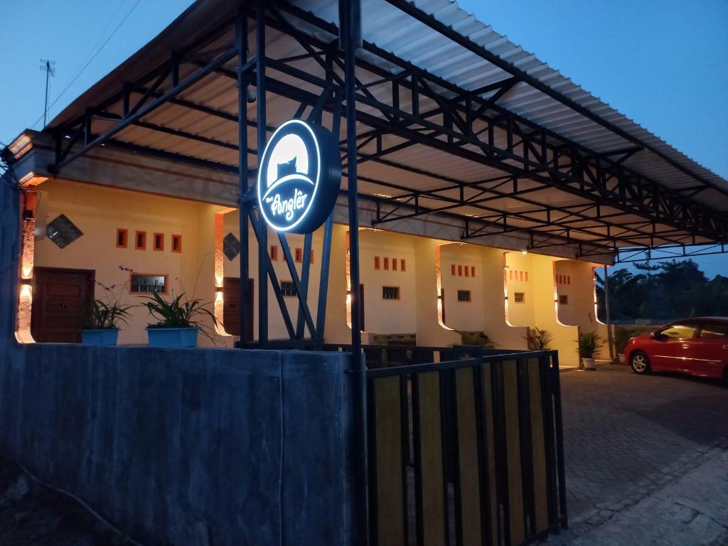 Angler Family Guest House — 4-Star Luxury Hotel in Blitar, Indonesia