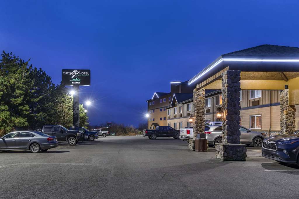 Lloyd Hotel Astoria Bayfront Ascend Hotel Collection OR - featured photo