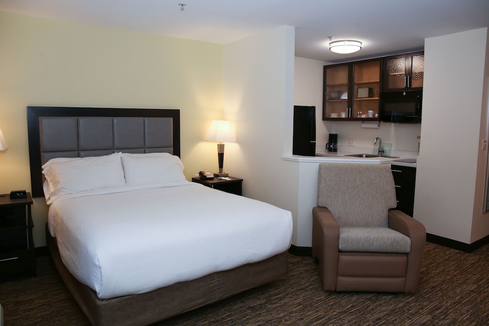 Candlewood Suites Portland Scarborough by IHG - photo 7
