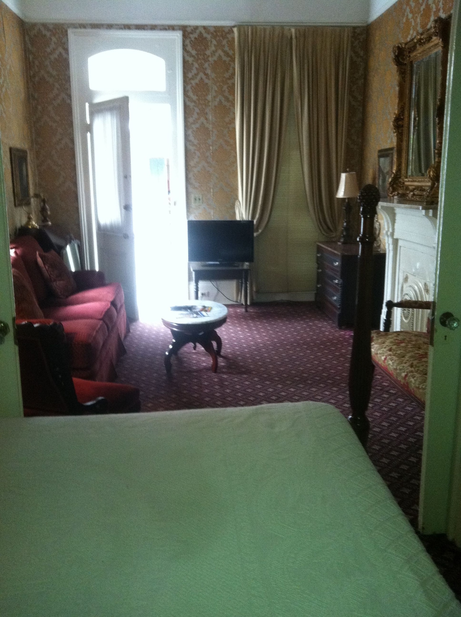 Nine O Five Royal Hotel - photo 5