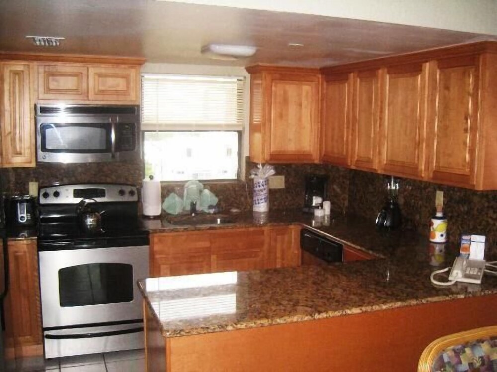 Lighthouse Cove Resort - photo 10