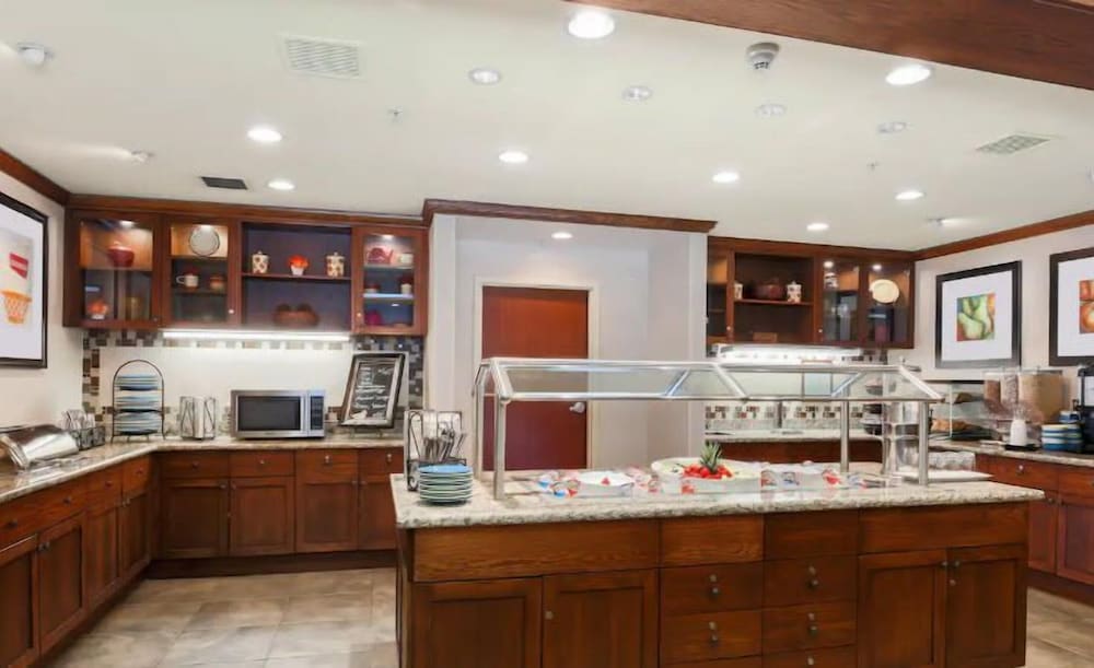 Homewood Suites by Hilton Anchorage - photo 39