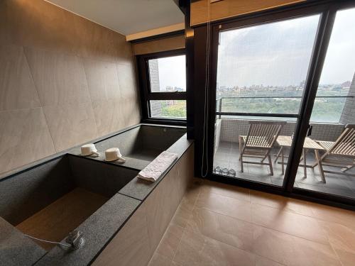 Sunrise Hot Spring House — 4-Star Luxury Hotel in Yilan, Republic of China Taiwan