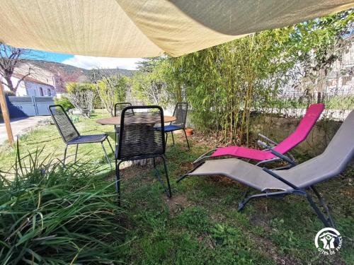Les meuses - carbon neutral hotel in Cazilhac