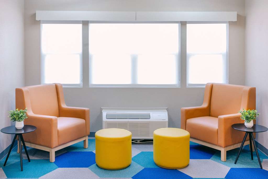 Microtel Inn & Suites by Wyndham Springville - photo 11