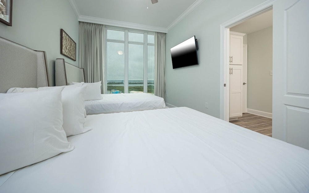 Phoenix Gulf Towers 1405 4 Bedroom Condo - photo 10