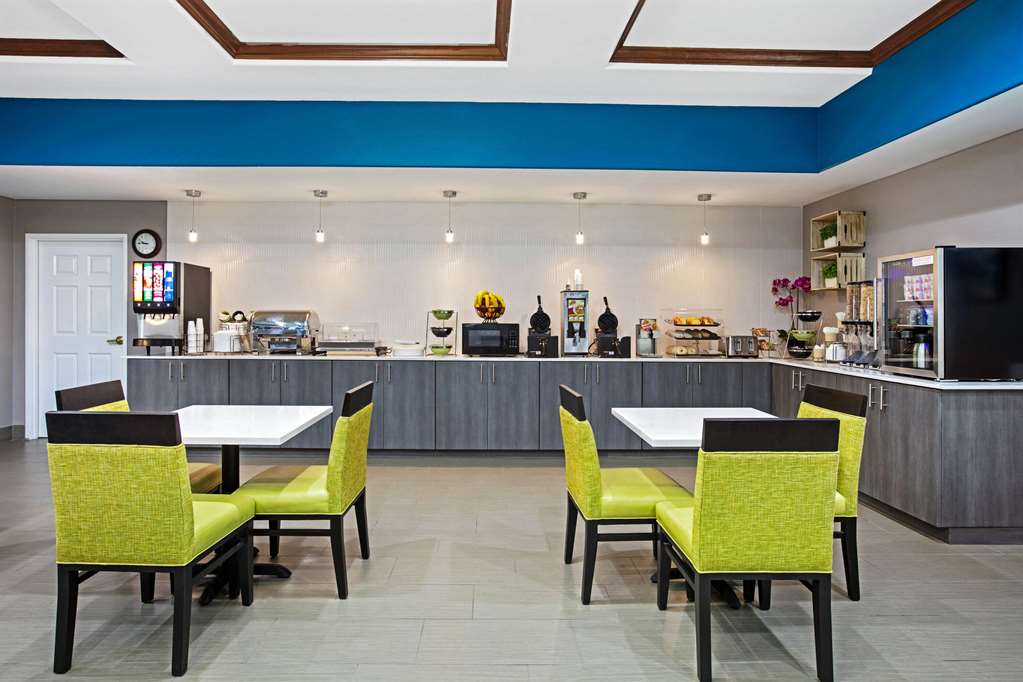 La Quinta Inn & Suites by Wyndham Sulphur Springs - photo 27