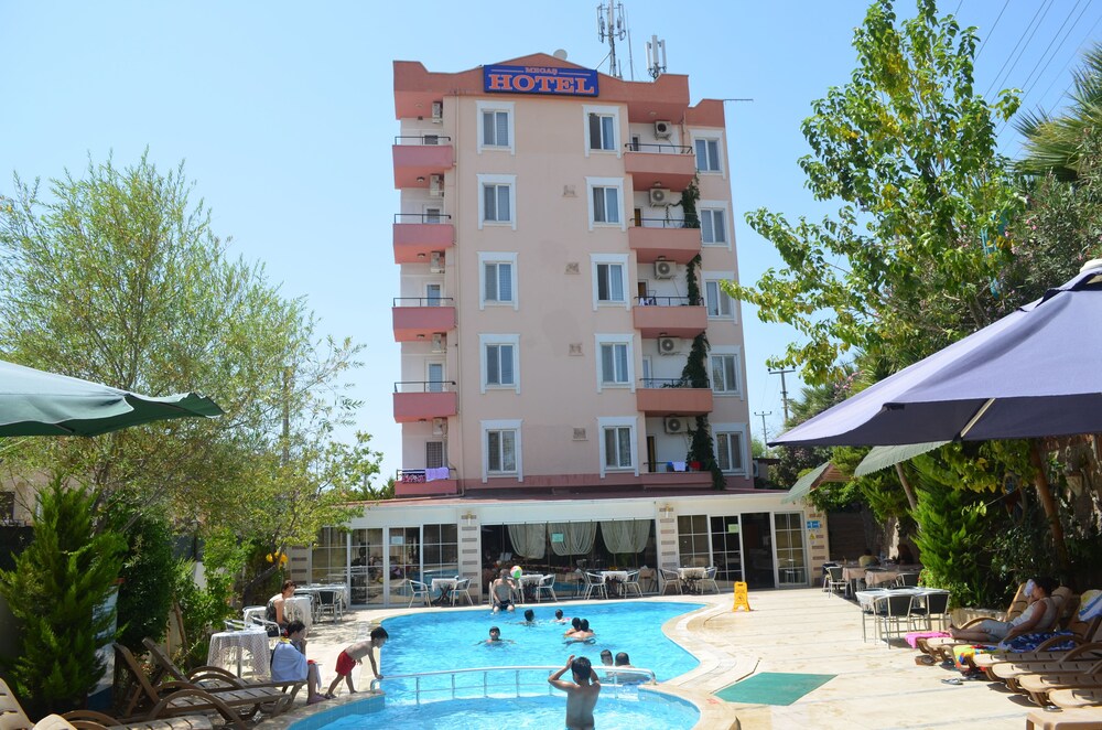 Megas Hotel - last minute hotel in Ayvalik