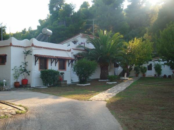 Paraschos Studios - carbon neutral hotel in Skiathos