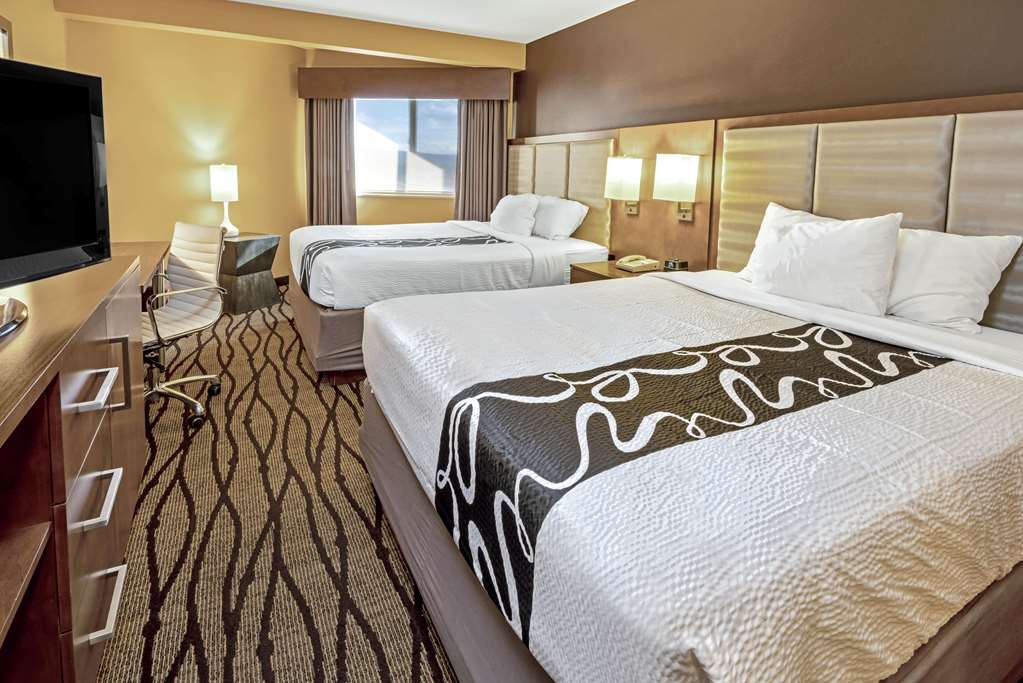 La Quinta Inn & Suites by Wyndham Butte - photo 23