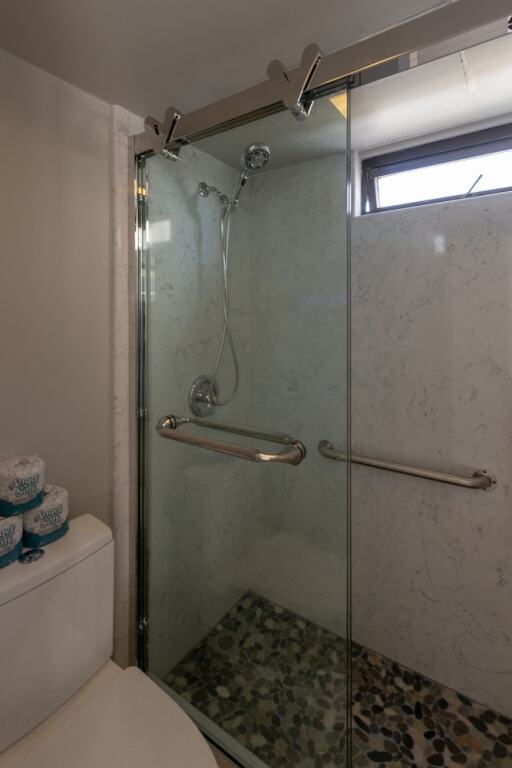 Newly Remodeled Corner Unit at the Waikiki Banyan with Diamond Head Views - photo 5