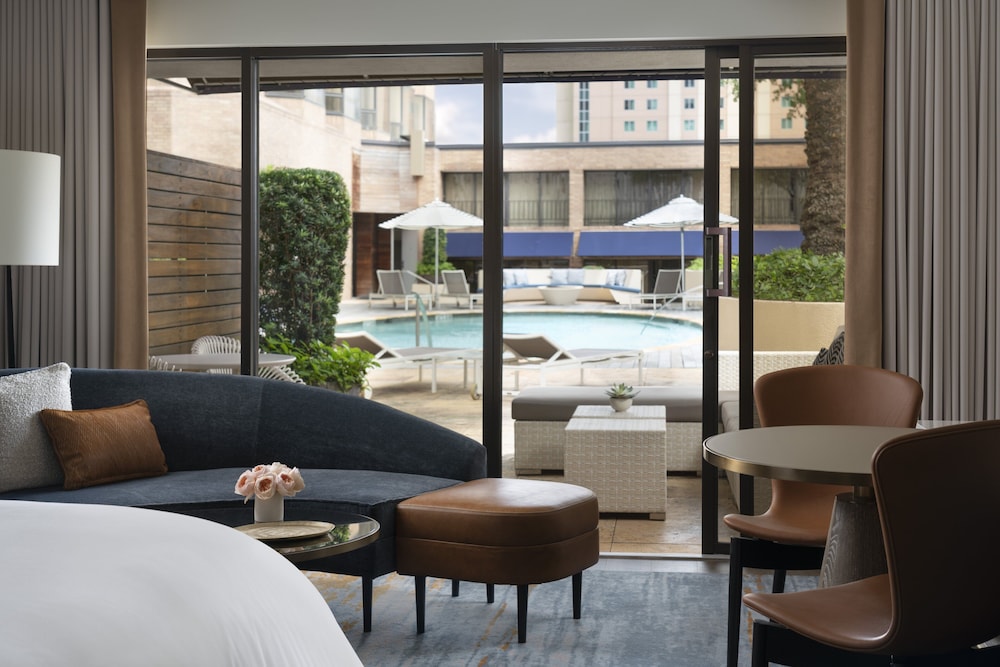 Four Seasons Hotel Houston - photo 42