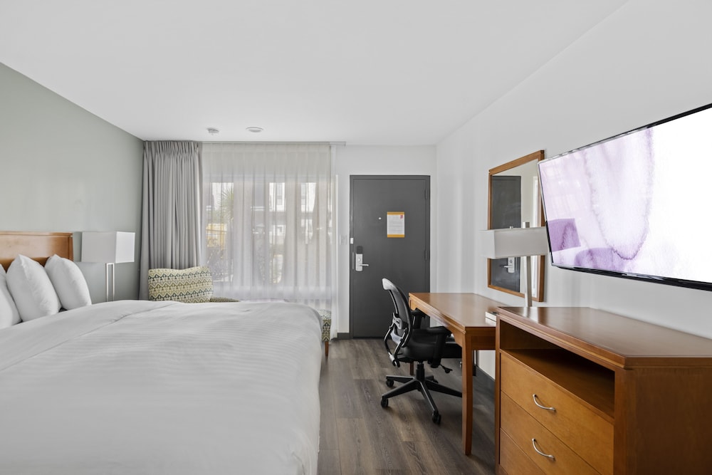 Vagabond Inn Glendale - photo 11